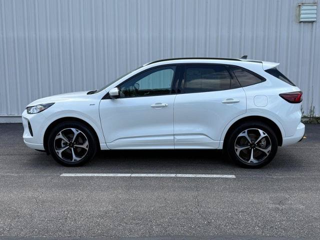 Certified 2023 Ford Escape ST-Line Select w/ Tech Pack #2 AWD/4WD image 2