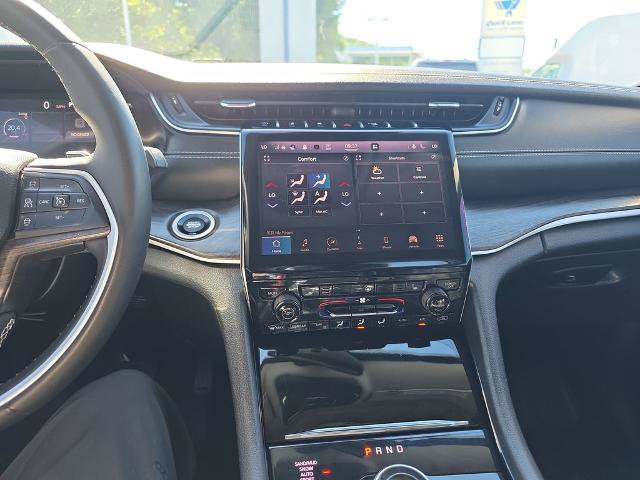 Used 2023 Jeep Grand Cherokee Limited AWD/4WD image 31