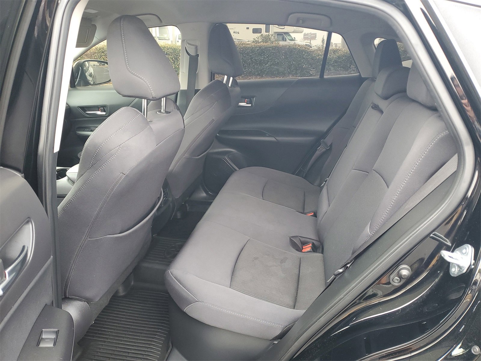 Used 2022 Toyota Venza LE image 12