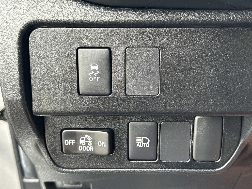 Used 2022 Toyota Tacoma SR AWD/4WD image 18