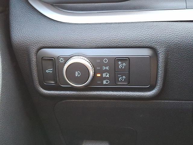 Certified 2023 Ford Explorer XLT w/ Equipment Group 202A image 22