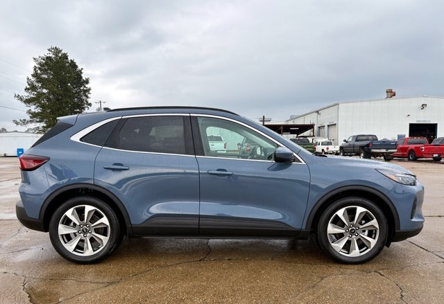Certified 2025 Ford Escape Platinum w/ Premium Technology Package FWD image 7