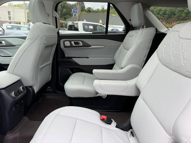 Certified 2025 Ford Explorer Platinum w/ Ultimate Package AWD/4WD image 12