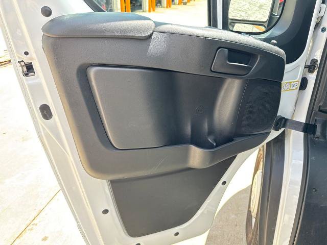 Used 2025 RAM ProMaster 2500 w/ Convenience Group FWD image 17