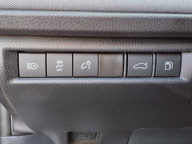 Used 2025 Toyota Camry LE w/ Convenience Package FWD image 15