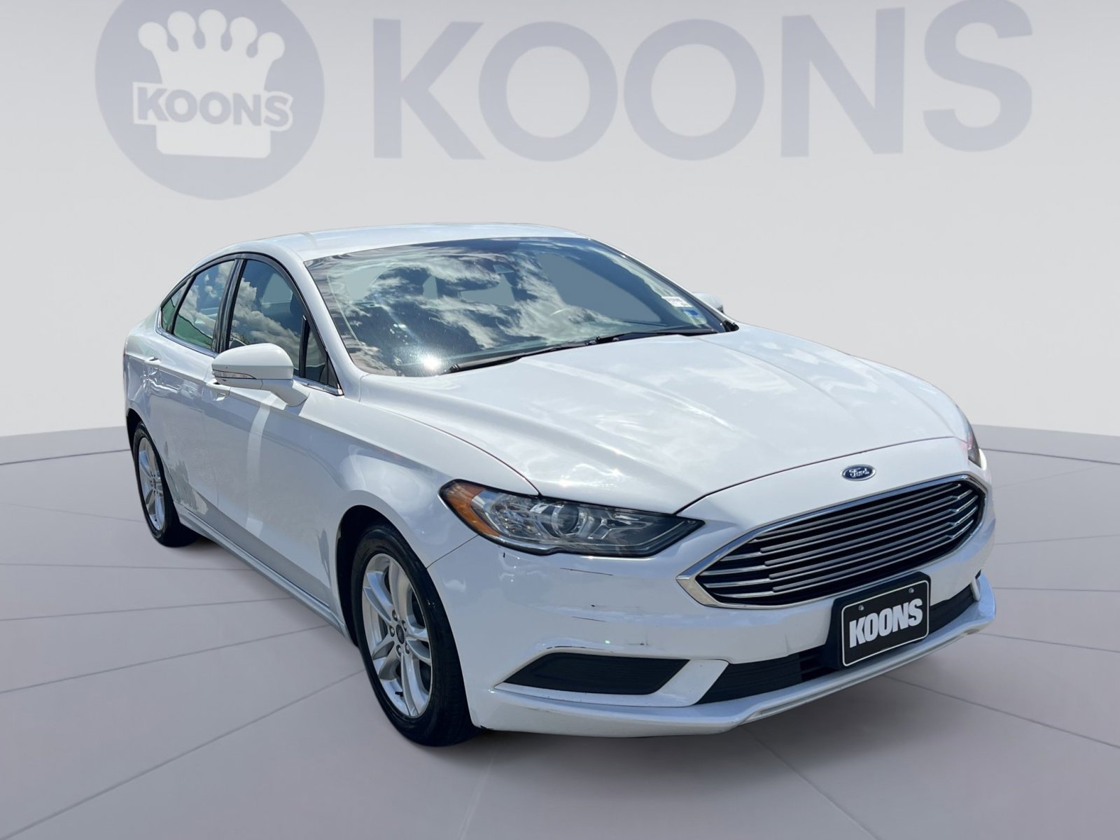 Certified 2018 Ford Fusion SE FWD image 2