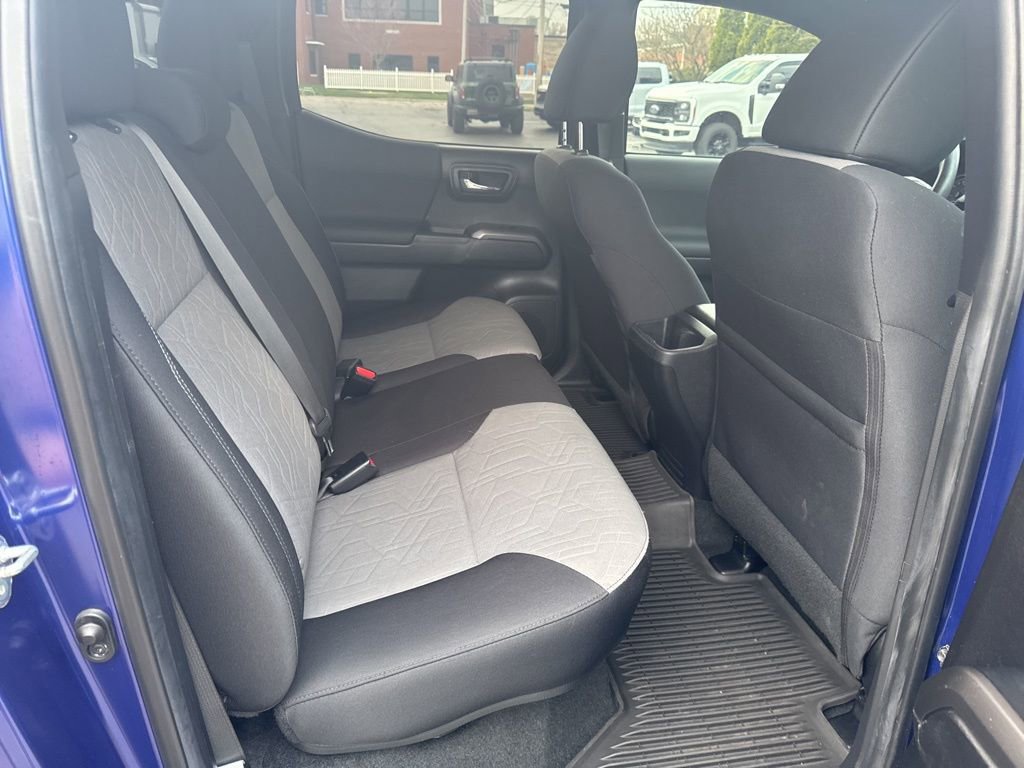 Used 2022 Toyota Tacoma TRD Sport w/ Technology Package AWD/4WD image 37