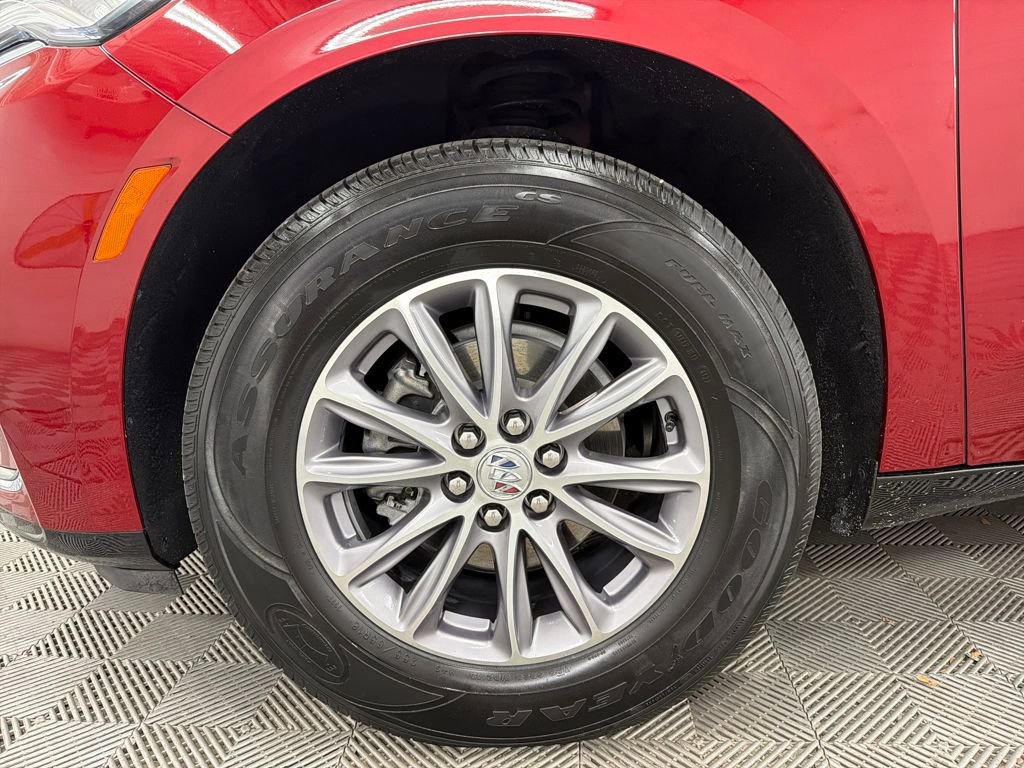 Used 2023 Buick Enclave Essence image 15