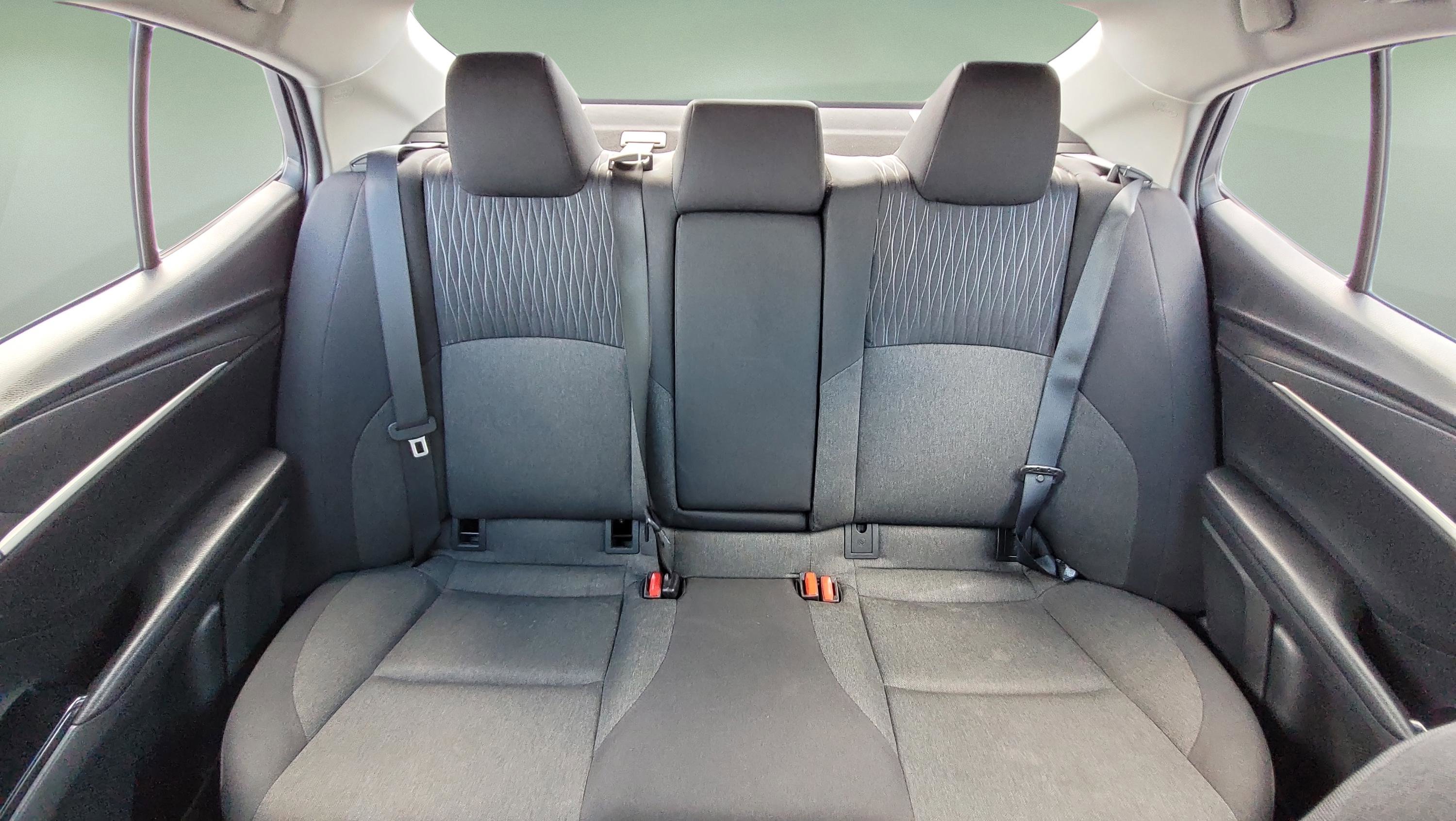 Used 2025 Toyota Camry SE FWD image 19