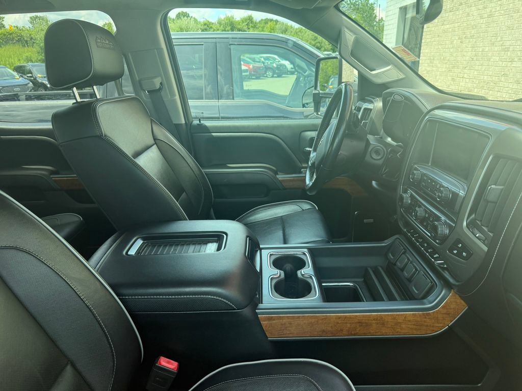 Used 2018 Chevrolet Silverado 2500 High Country w/ Duramax Plus Package AWD/4WD image 9