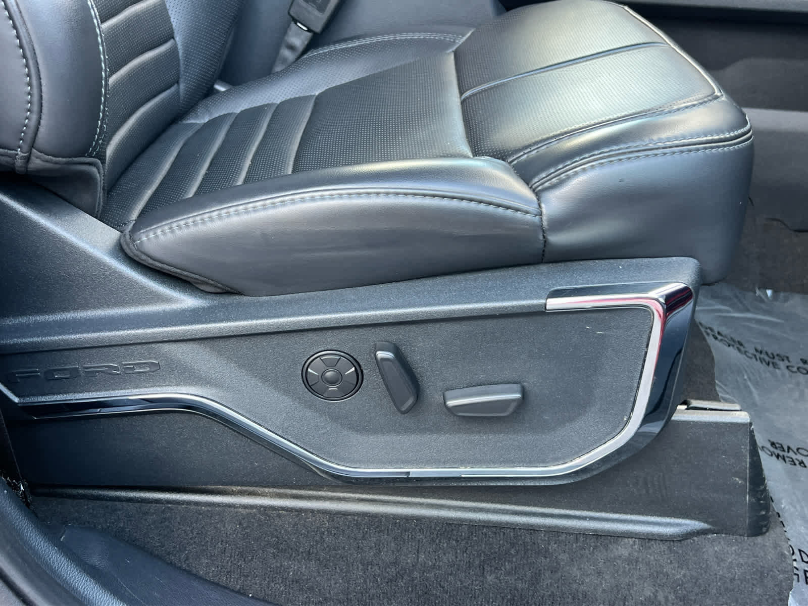 Certified 2025 Ford F350 Platinum image 18