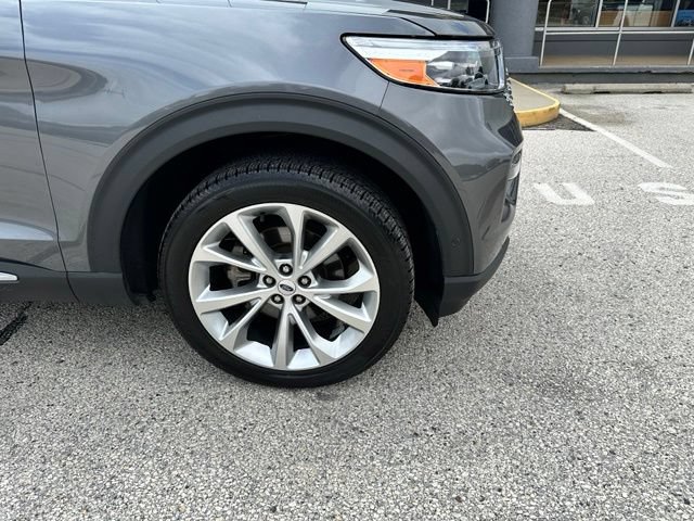 Certified 2021 Ford Explorer Platinum w/ Equipment Group 601A AWD/4WD image 90