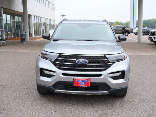 Certified 2022 Ford Explorer XLT w/ Equipment Group 202A AWD/4WD image 2