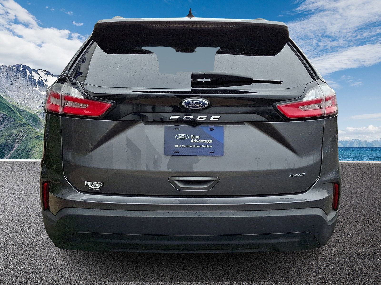 Certified 2022 Ford Edge SE image 3