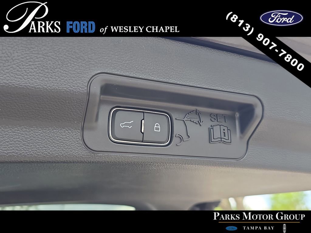 Certified 2024 Ford Explorer XLT image 9