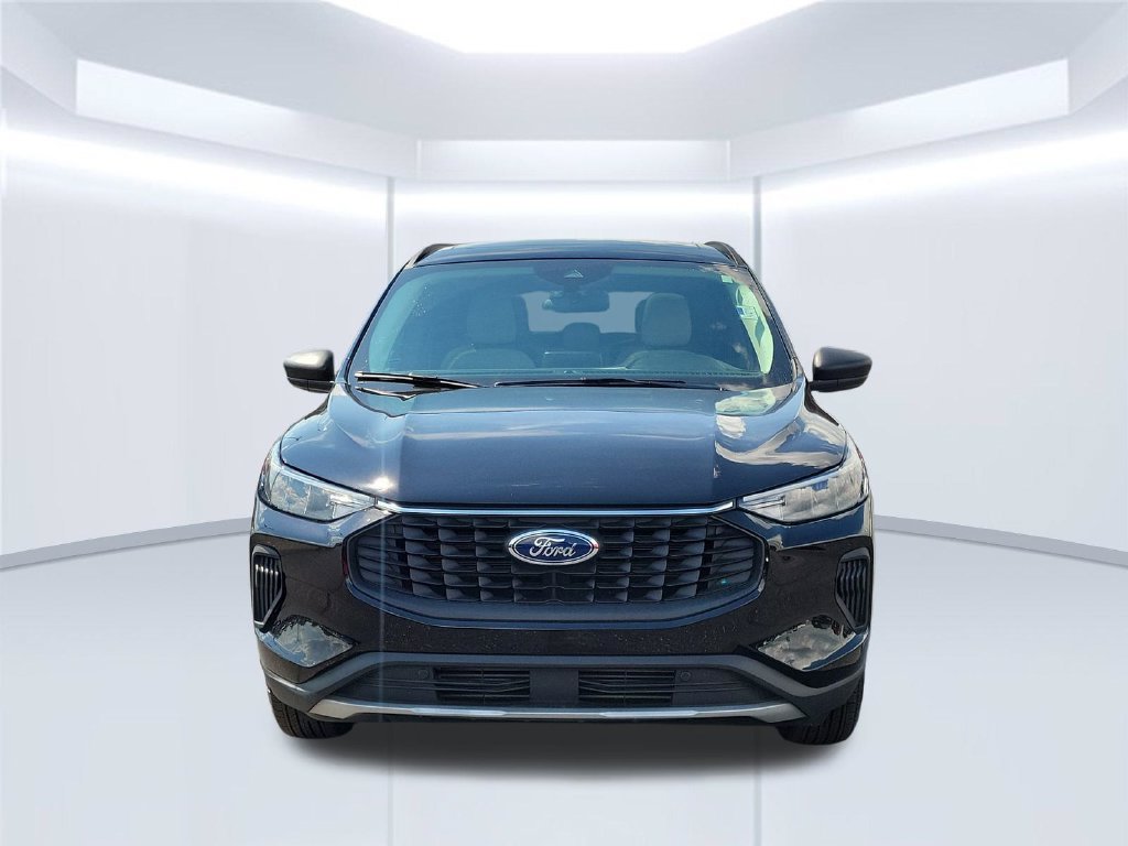 Certified 2026 Ford Escape Active w/ Cold Weather Package AWD/4WD image 2