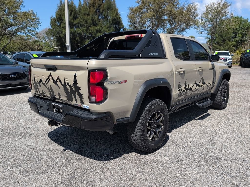 Used 2023 Chevrolet Colorado ZR2 w/ ZR2 Convenience Package III image 3