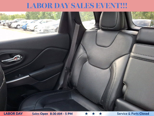 Used 2019 Jeep Cherokee Limited AWD/4WD image 18