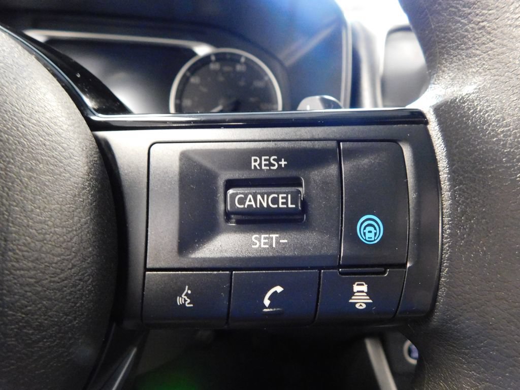 Used 2023 Nissan Rogue SV FWD image 23