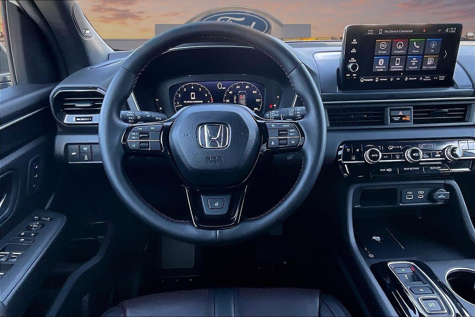 Used 2025 Honda Pilot Black Edition image 5