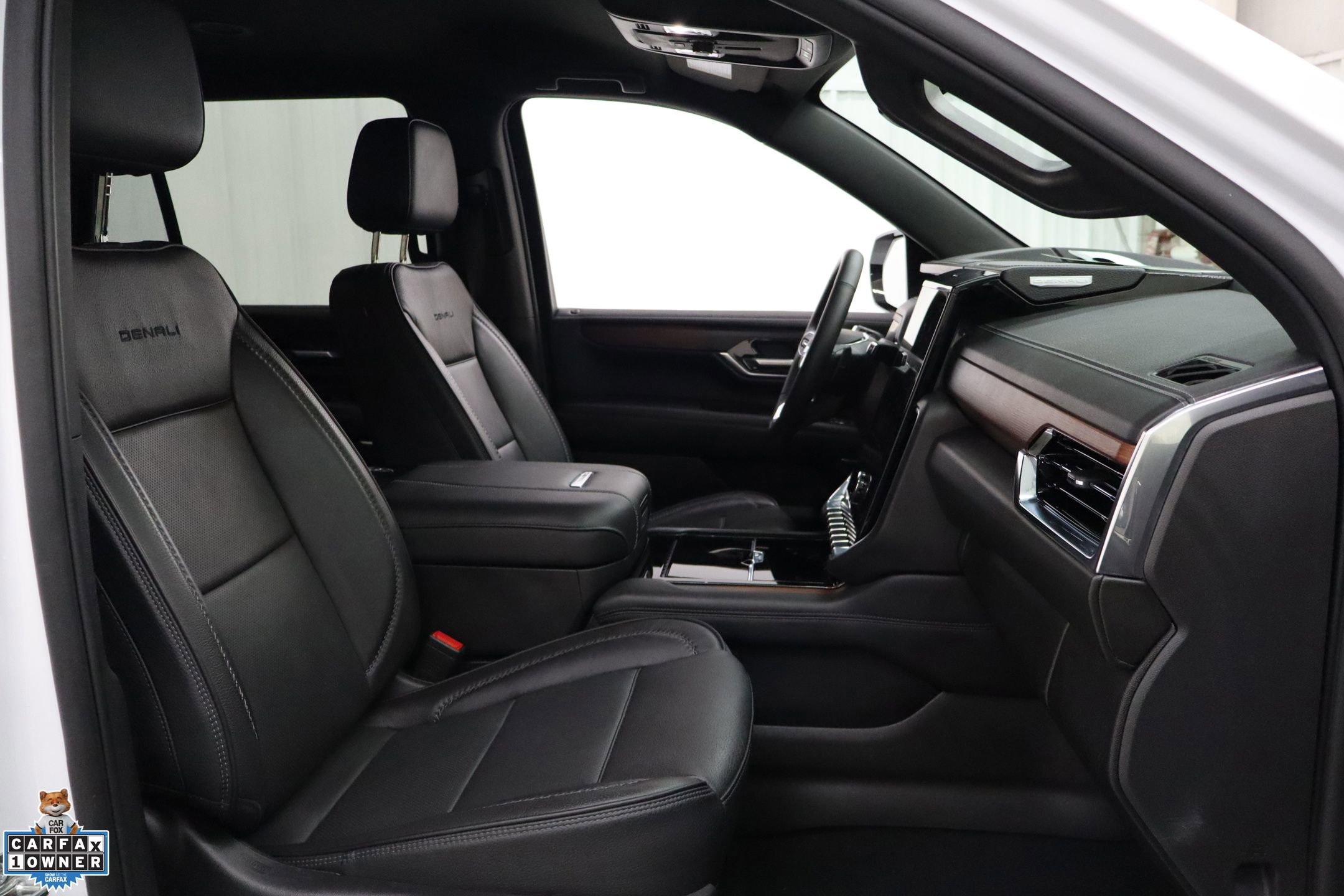 Used 2025 GMC Yukon Denali image 41
