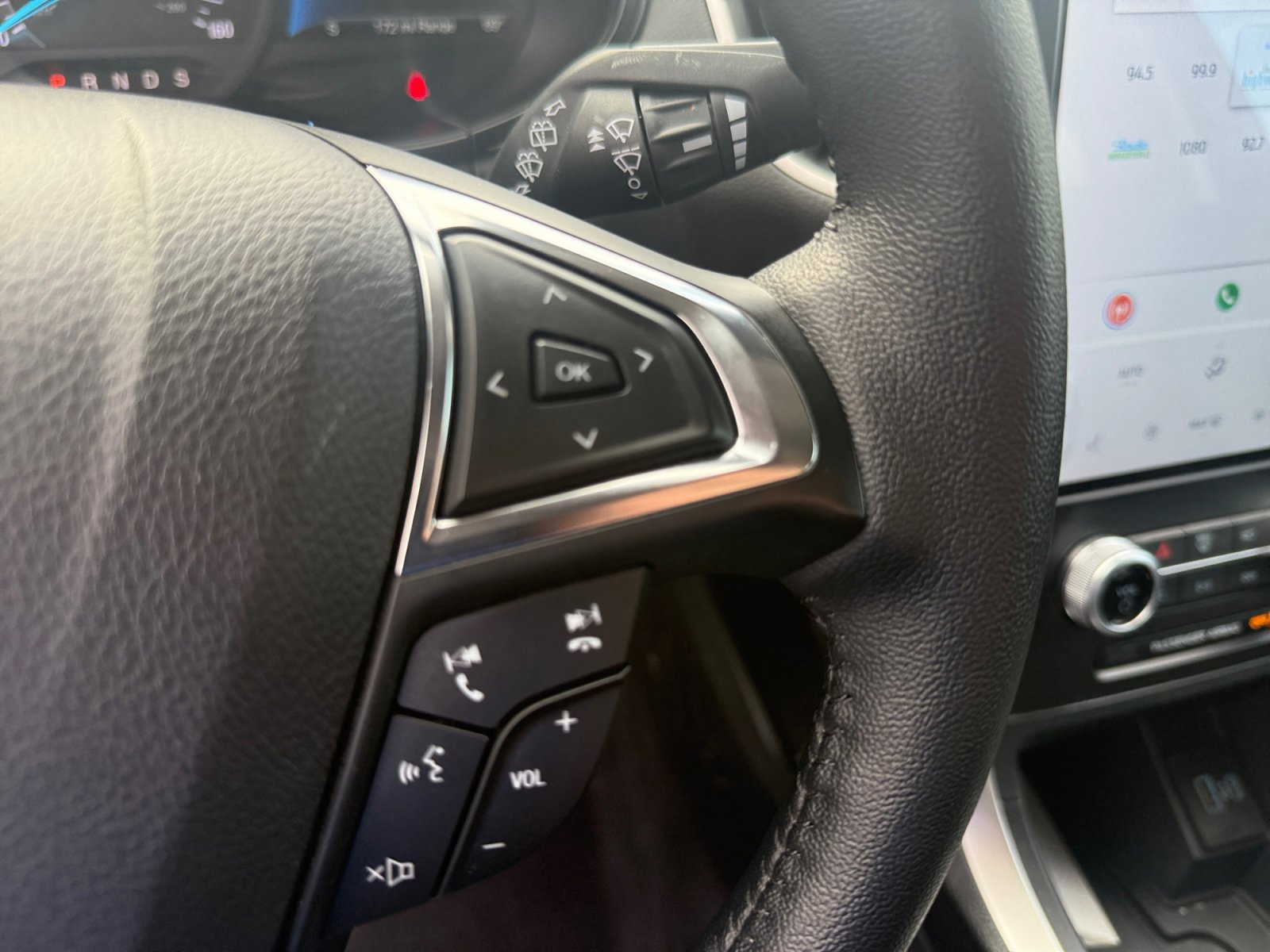 Certified 2024 Ford Edge SEL w/ Convenience Package image 18