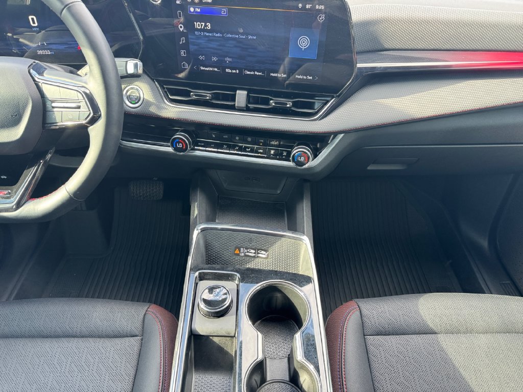 Used 2025 Chevrolet Equinox RS FWD image 11