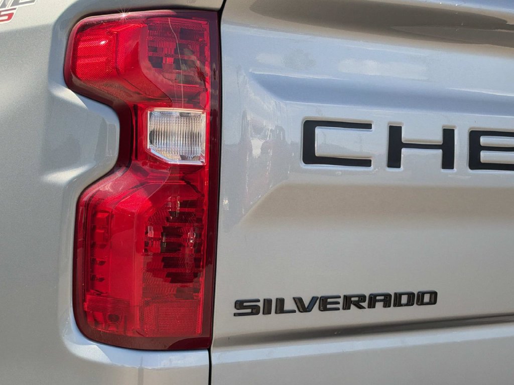 Used 2024 Chevrolet Silverado 1500 Custom Trail Boss w/ Turbomax Blackout Package AWD/4WD image 8