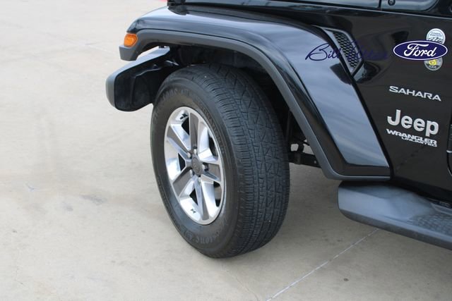 Used 2019 Jeep Wrangler Unlimited Sahara AWD/4WD image 9