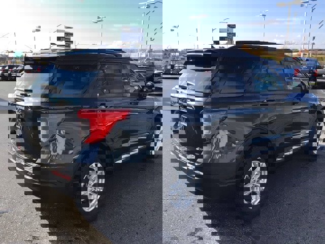Certified 2022 Ford Explorer XLT image 4