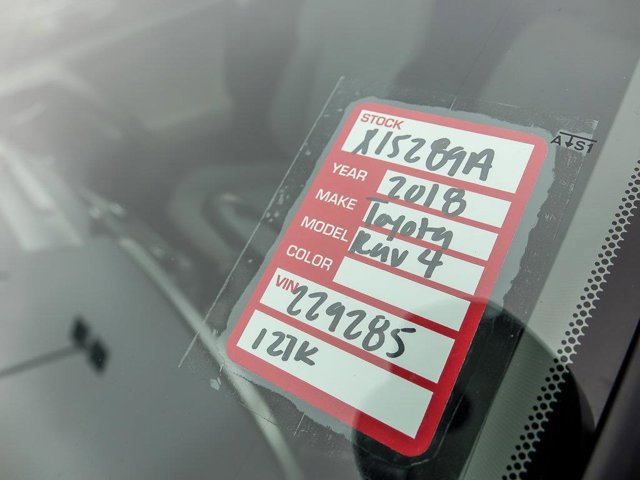 Used 2018 Toyota RAV4 XLE image 33