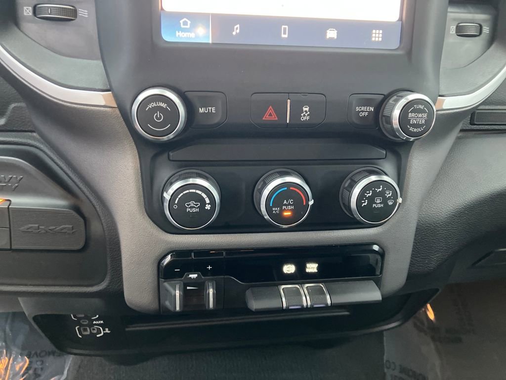 Used 2024 RAM 2500 Big Horn image 25