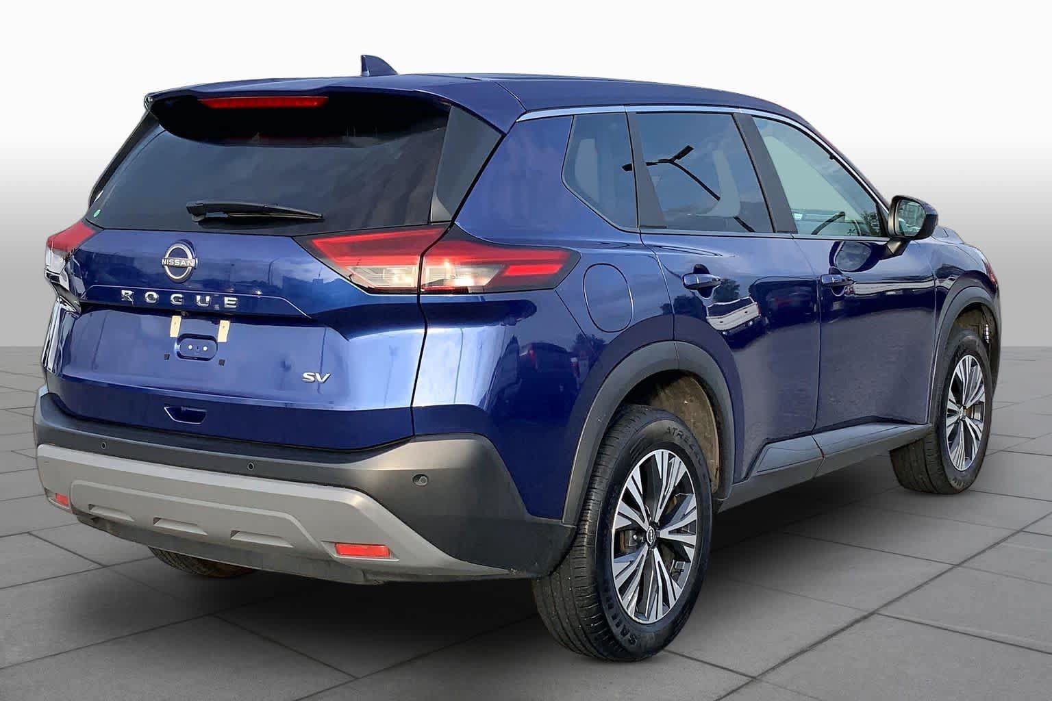 Used 2023 Nissan Rogue SV FWD image 12