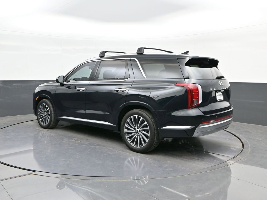 Used 2023 Hyundai Palisade Calligraphy image 5