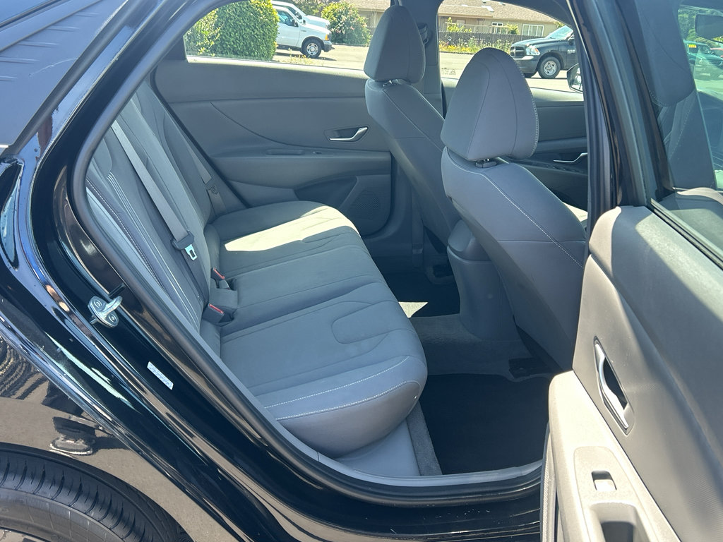 Used 2021 Hyundai Elantra SEL FWD image 29