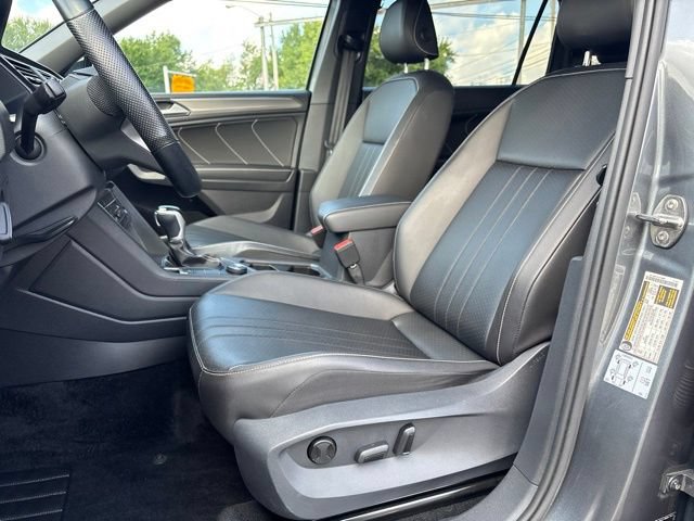 Used 2022 Volkswagen Tiguan SE R-Line AWD/4WD image 25