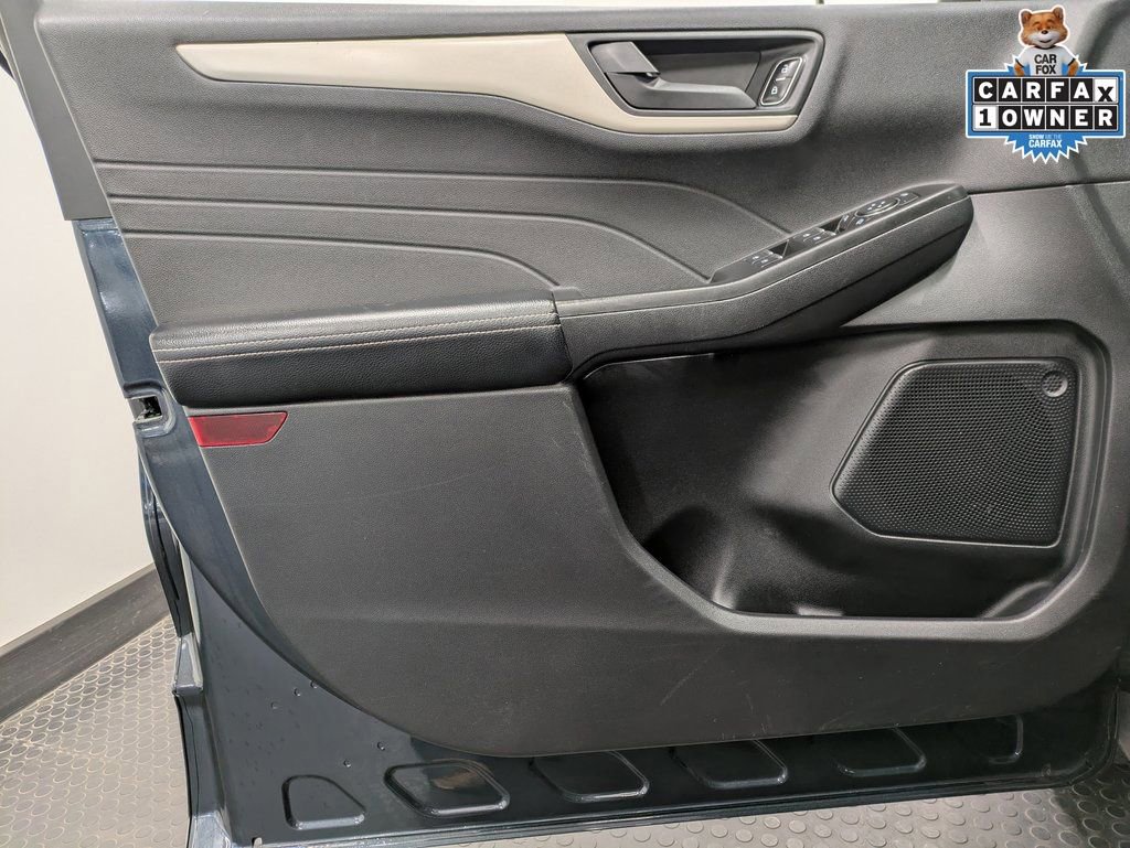 Certified 2022 Ford Escape SE image 9