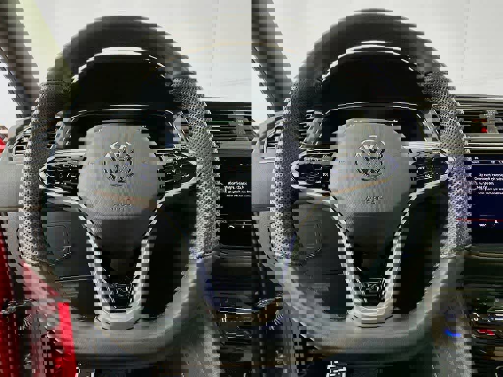 Used 2024 Volkswagen Tiguan SE R-Line image 19