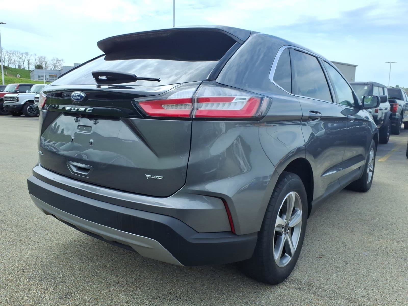Certified 2023 Ford Edge SEL w/ Convenience Package AWD/4WD image 5