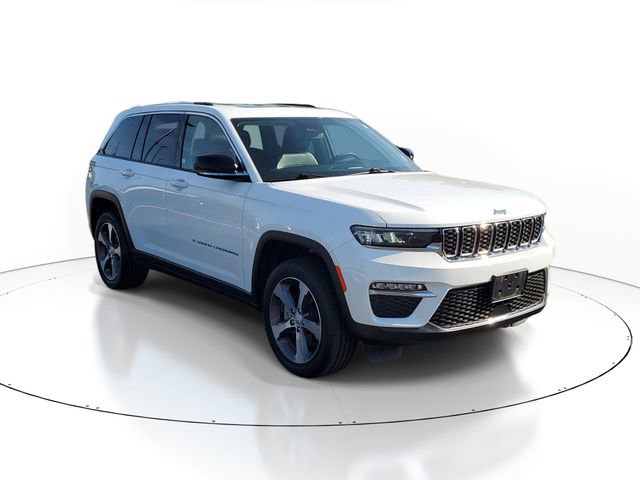 Used 2023 Jeep Grand Cherokee 4WD 4xe image 2