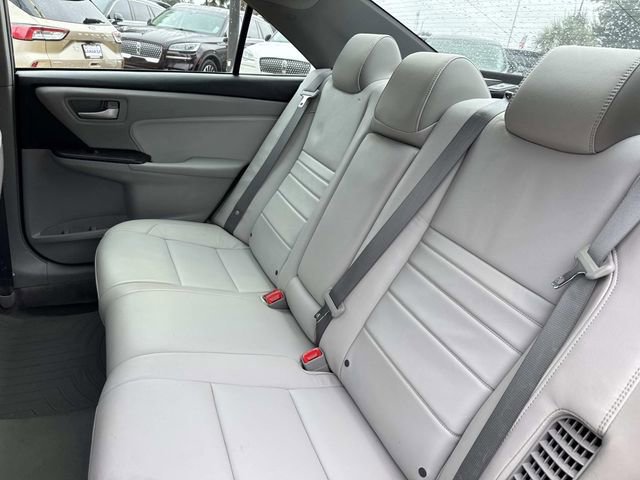 Used 2017 Toyota Camry Hybrid image 16