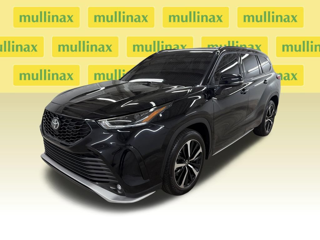 Used 2022 Toyota Highlander XSE FWD image 15