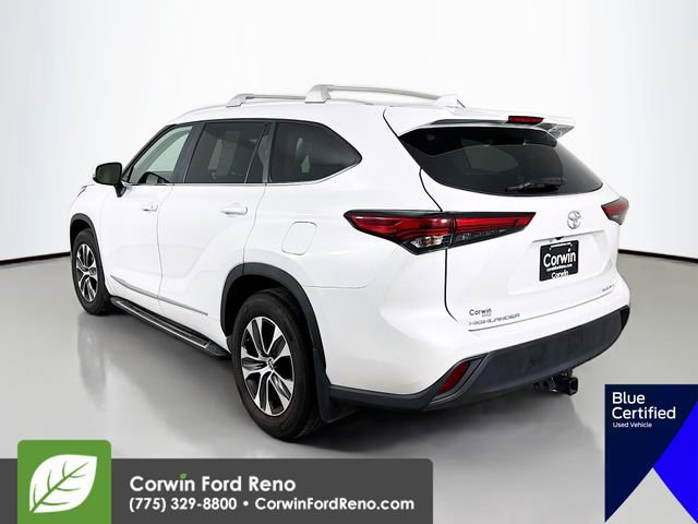 Used 2023 Toyota Highlander XLE image 4