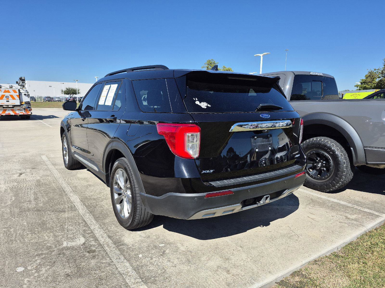 Certified 2022 Ford Explorer XLT w/ Equipment Group 202A image 4