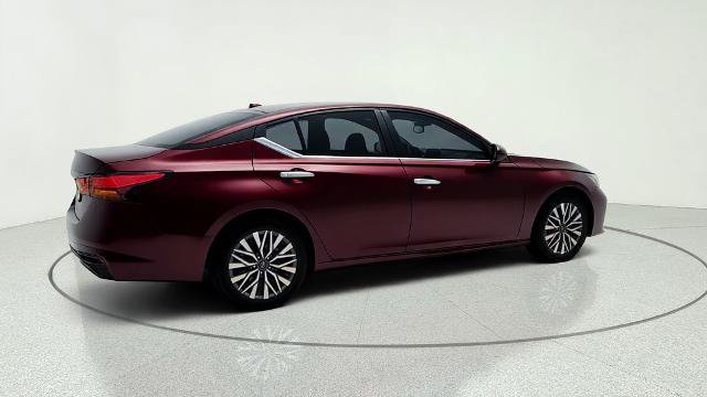 Used 2024 Nissan Altima 2.5 SV FWD image 8