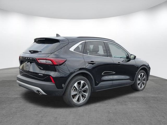 Certified 2025 Ford Escape Platinum AWD/4WD image 4