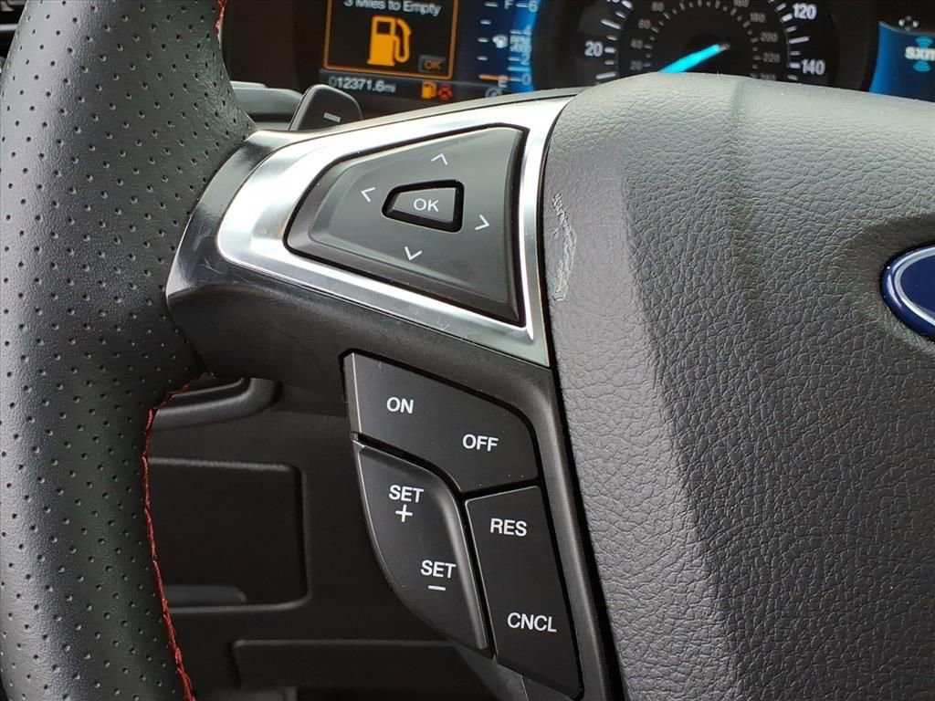 Certified 2024 Ford Edge ST-Line w/ Class II Trailer Tow Package image 22