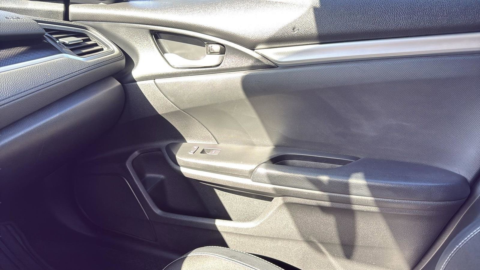 Used 2020 Honda Civic Sport image 23