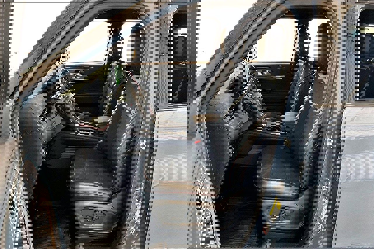 Certified 2025 Ford Explorer ST image 19