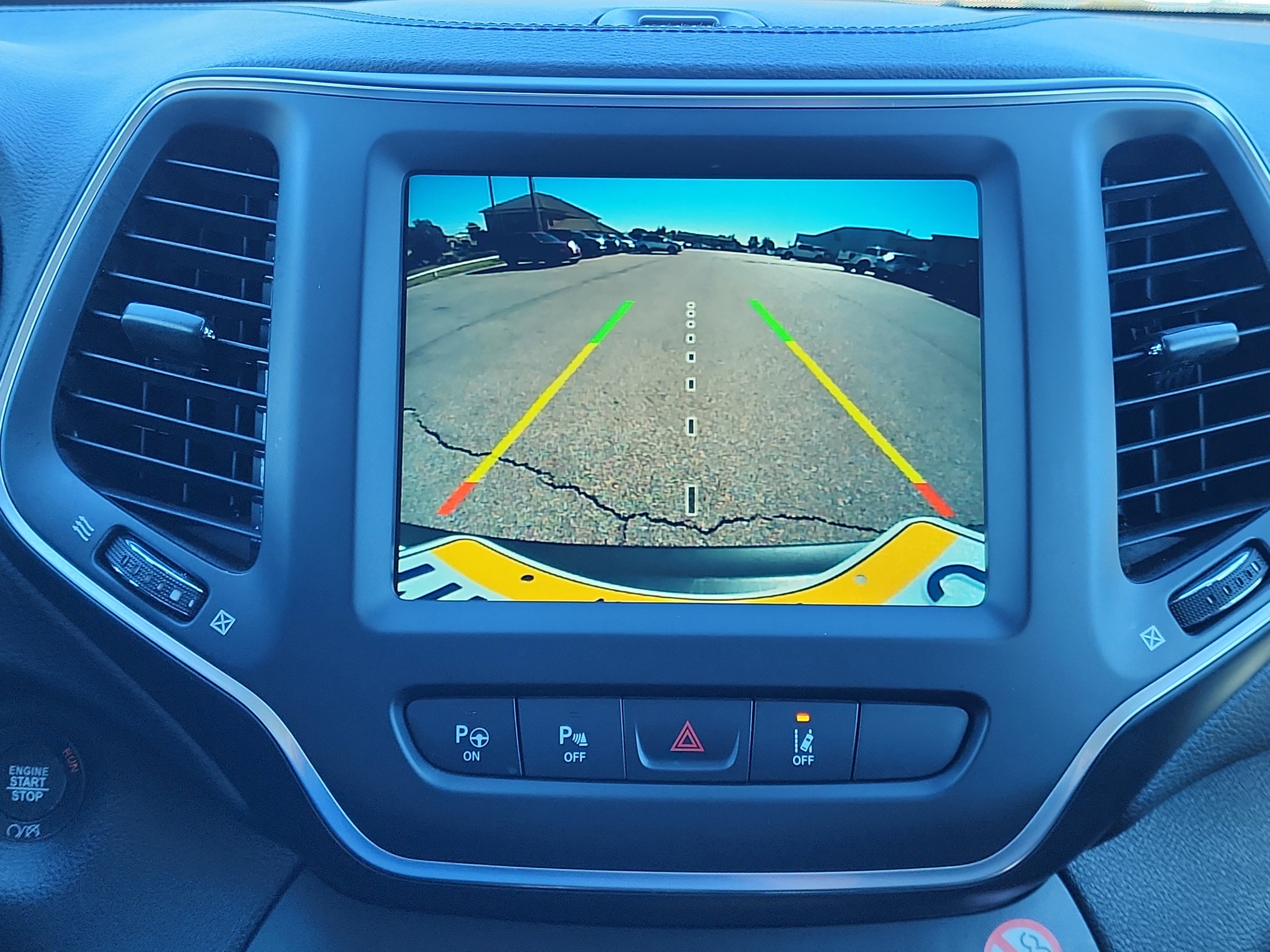 Used 2023 Jeep Cherokee Altitude Lux image 20